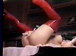 ينتشر امرأة شقراء خمر مع الشعر الوردي لخادم الويب الخاص بها والحصول على مارس الجنس