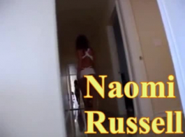 نعومي راسل هي إباحية آسيوية مفلس يعرف كيف تحب التظاهر أمام الكاميرا