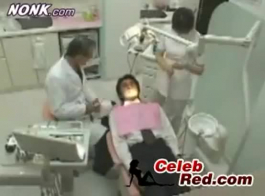 الممرضة اليابانية تعمل جبهة مورو مع الزيارات المعيبة