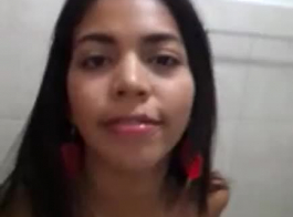 الفتاة الكولومبية على وشك ممارسة الجنس خلال مقابلة عمل مع رجل تحب.
